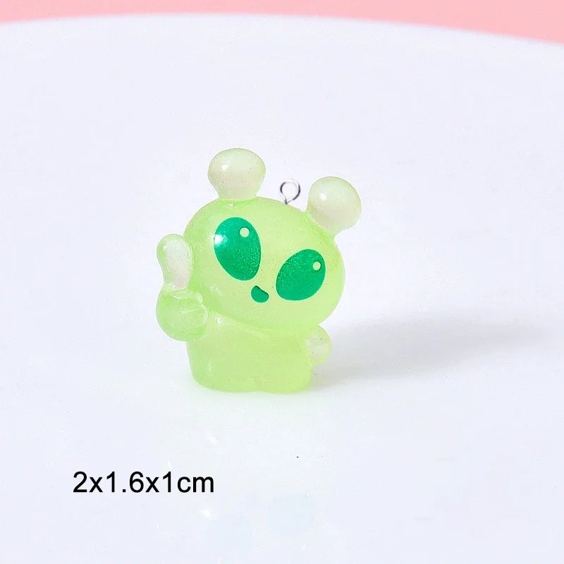 10 Pezzi Mini Ciondoli in Resi - Resin Art Jewelry Kit recensione e prezzo
